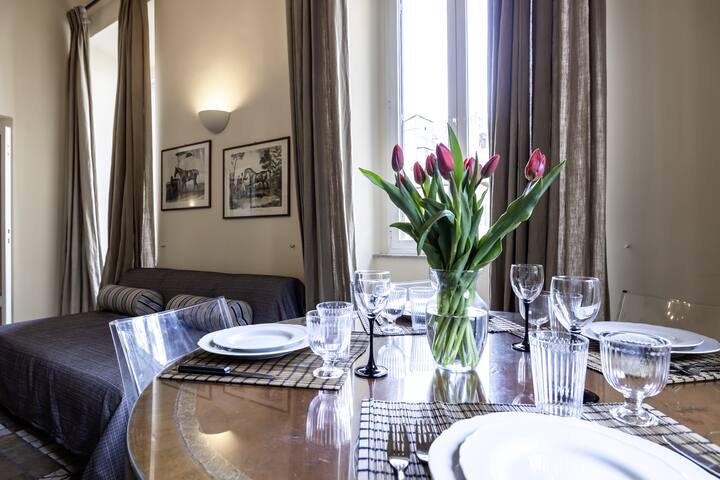 Old Pantheon, Piazza della Maddalena super view. gallery image 3