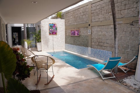 Private House with Pool in Barrio Cañahuate.