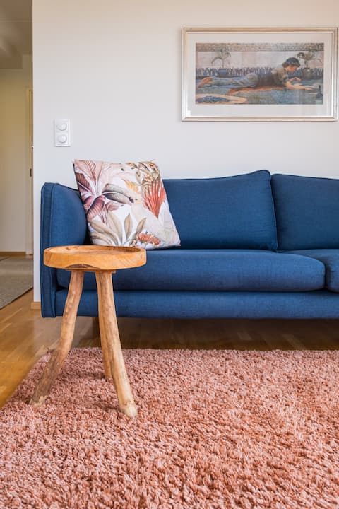 Popular Airbnb listing: Own patio, bay view and close to city centre in Läntinen Suurpiiri