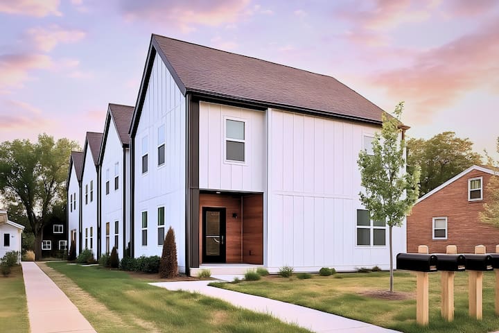 Modern East Nashville Townhome | Prime Location