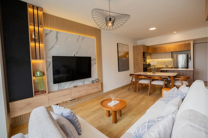 Luxury And Spacious Apt 4br/3.5baths In Miraflores - Peru