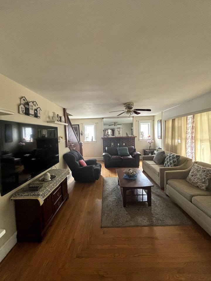Spacious 4 Bedroom Family Home - 艾倫敦
