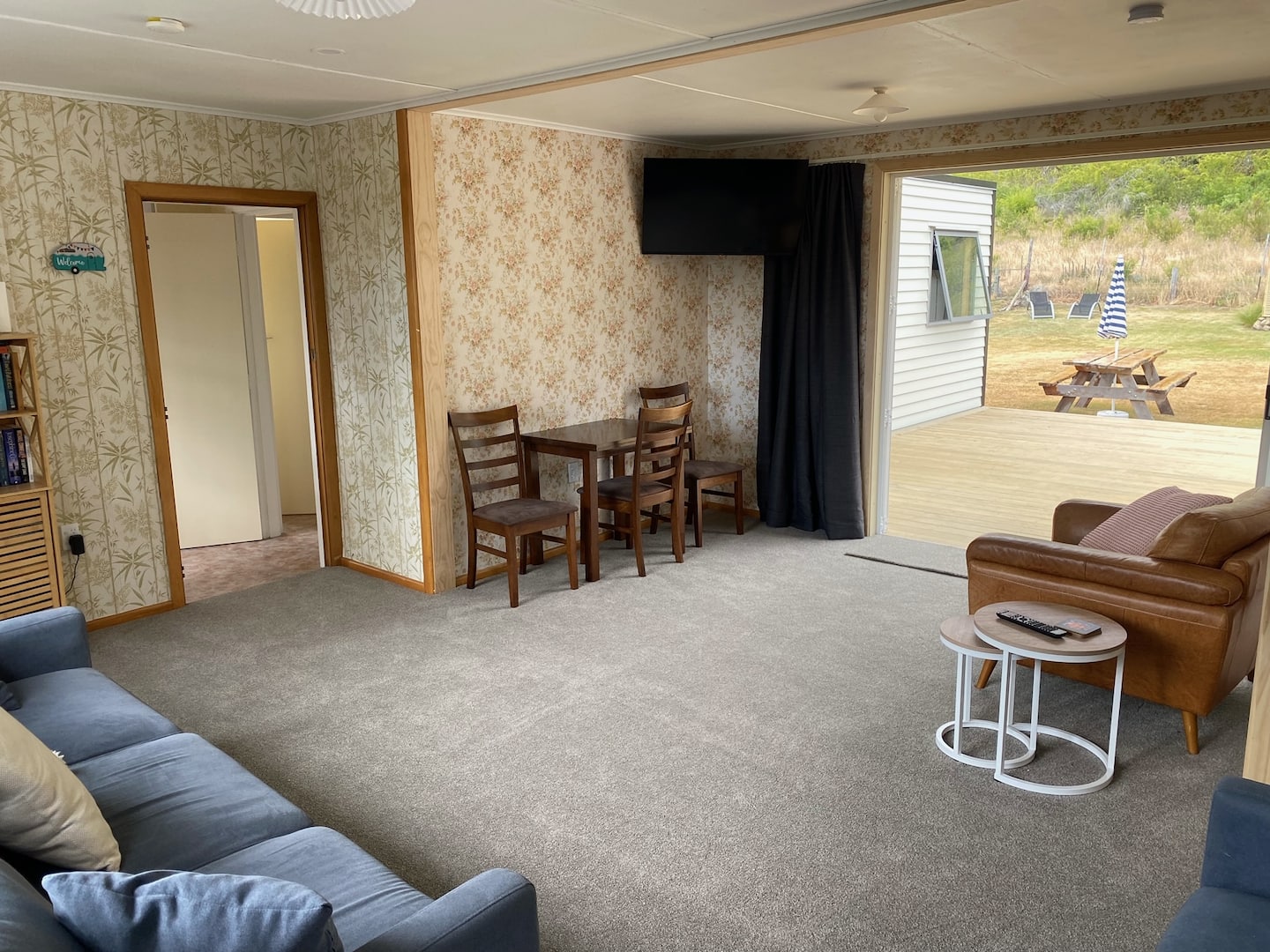 Cosy 1960's Kiwi Holiday House 3