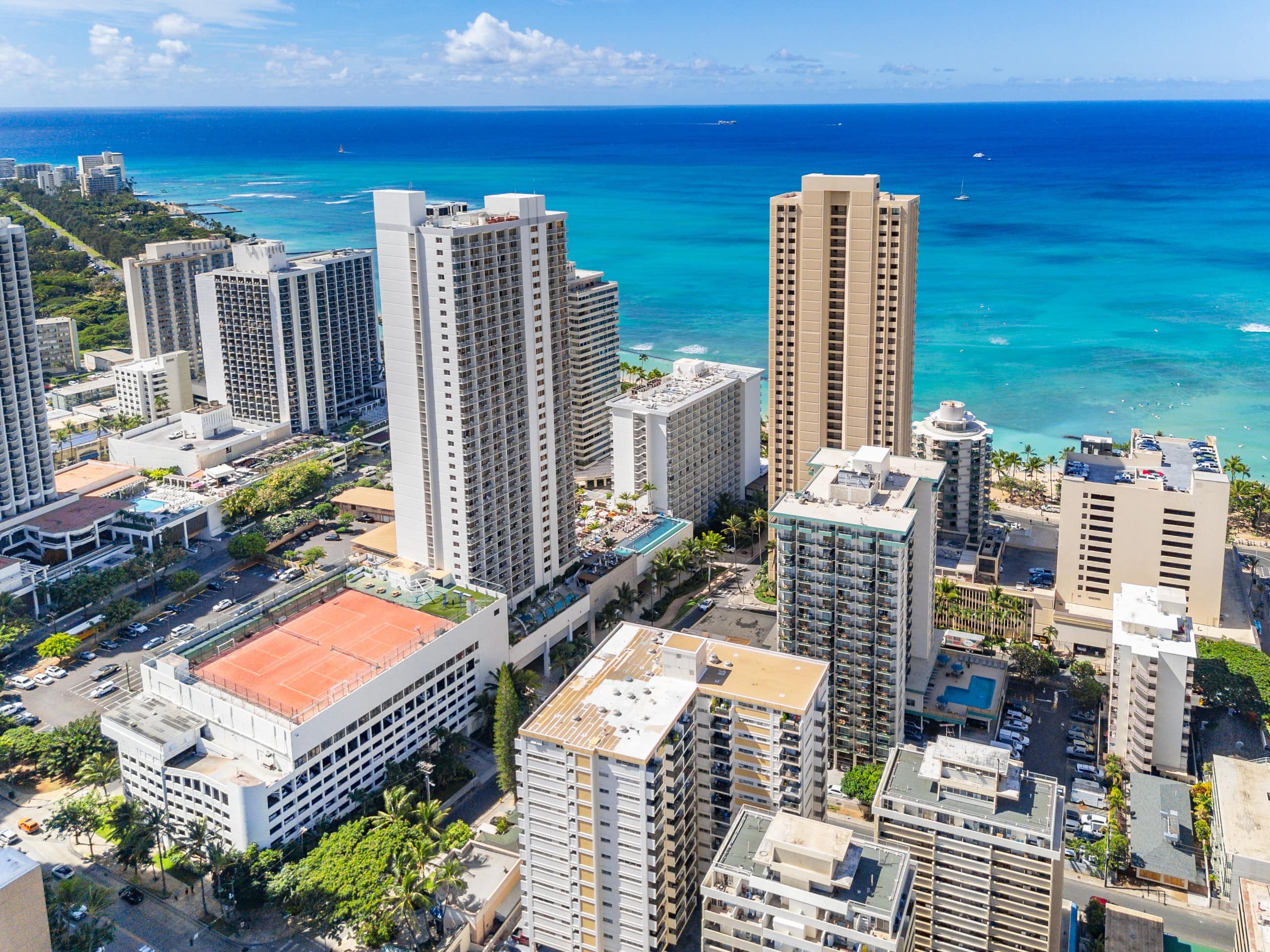 Condo in Honolulu · ★4.9 · 3 bedrooms · 4 beds · 2 private baths - Image 64