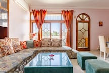 NOIDA 1BHK 2F TERRACE SPACIOUS LIVING ROOM WIFI TV