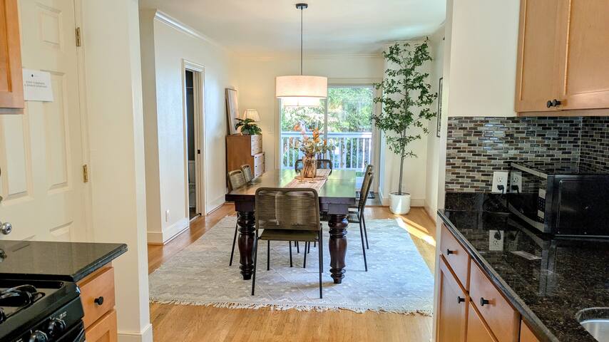 Home near Space Needle, Downtown, & Climate Pledge gallery image 3