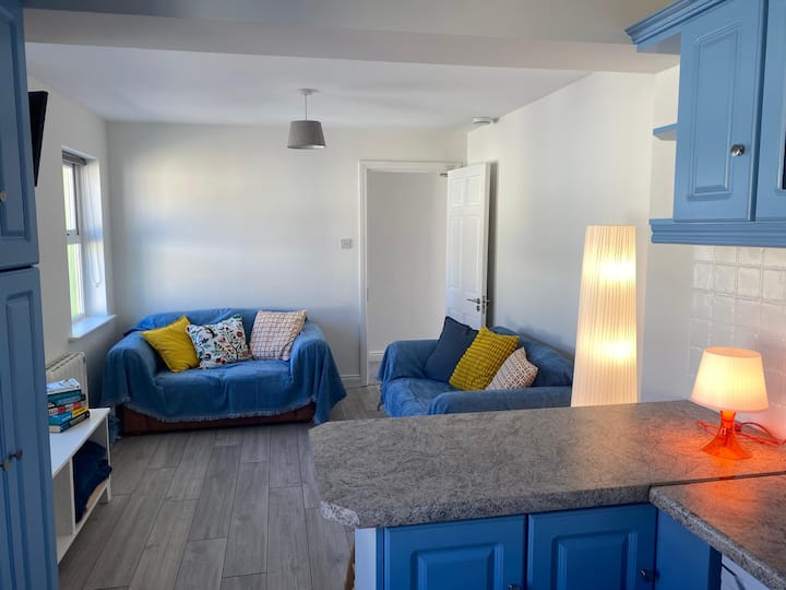 The Artist's Loft
 2 Bed Apartment Lahinch Centre - Lahinch