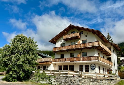 Spacious group house in Pettneu am Arlberg