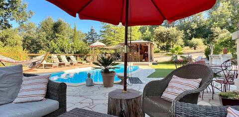 Comfort and great space in Provence, plus a cottage