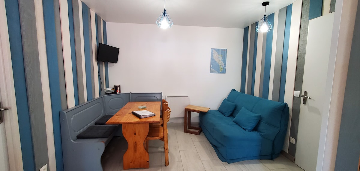 Top performing Airbnb: "En bord de dune" gite in St Georges d'Oléron in Saint Georges D'oléron
