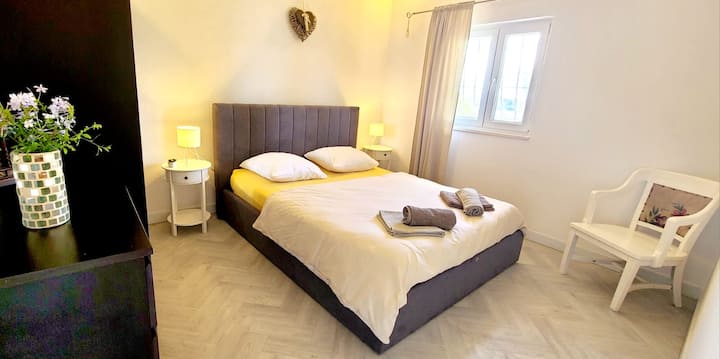 Wohnung Hauptschlafzimmer 2