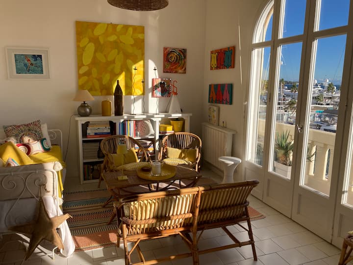 Vue Exceptionnelle Sur Le Vieux Port De Golfe Juan - French Riviera