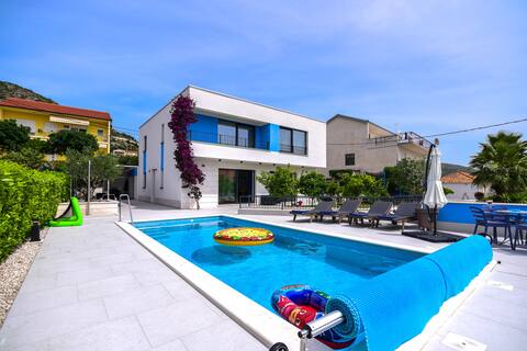 Villa Petra ⭐⭐⭐⭐ Seget Donji/Trogir_heated pool