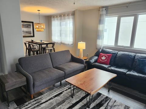 Top Airbnb: Hideaway on the Hill near Jasper National Park in Hinton