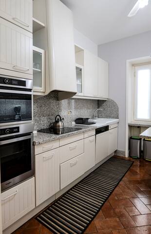 Luxury apartment in Trevi Fountain gallery image 5