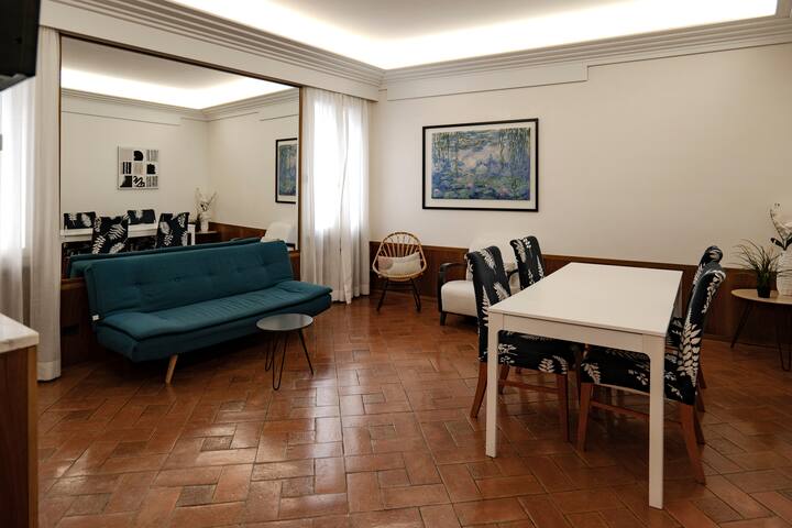 Luxury apartment in Trevi Fountain gallery image 2