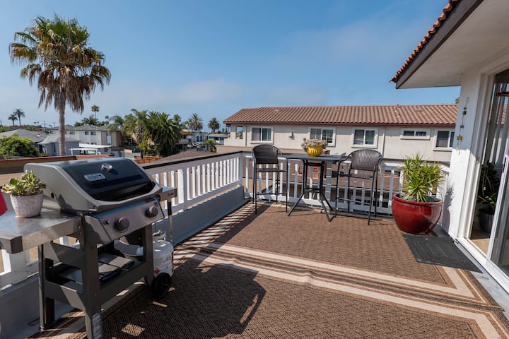 Chic Apt With Huge Deck & Ac, Walk To Beach - San Clemente, CA