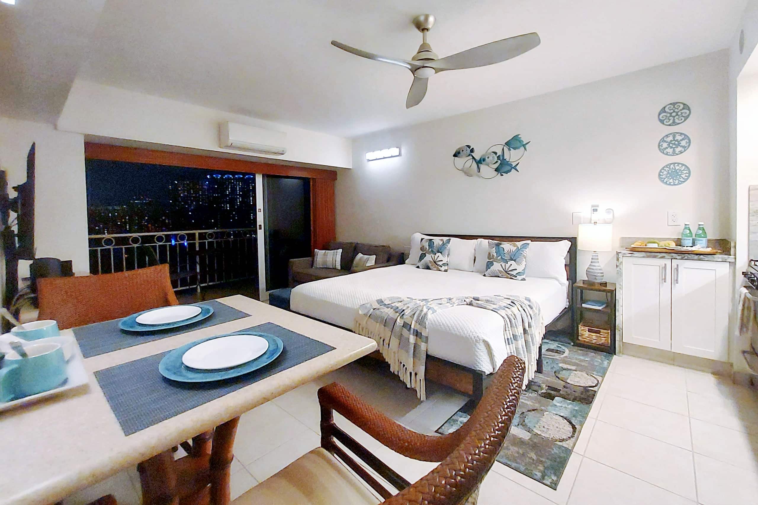Condo in Honolulu · ★5.0 · Studio · 1 bed · 1 private bath - Image 10