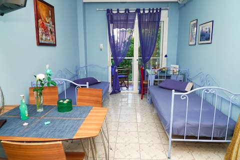 Popular Airbnb listing: "JOAN'S HOUSE" in Paralia Katerini in Δήμος Κατερίνης