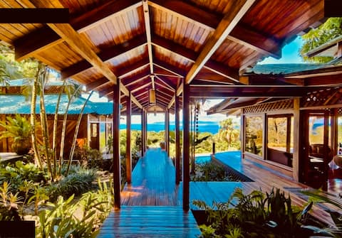 5 min. Walk 2 Beach-Bali Style Surfer/Family House