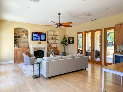Successful Airbnb property: Wine Country Villa Heated Pool Hot Tub Upper Level in Santa Rosa