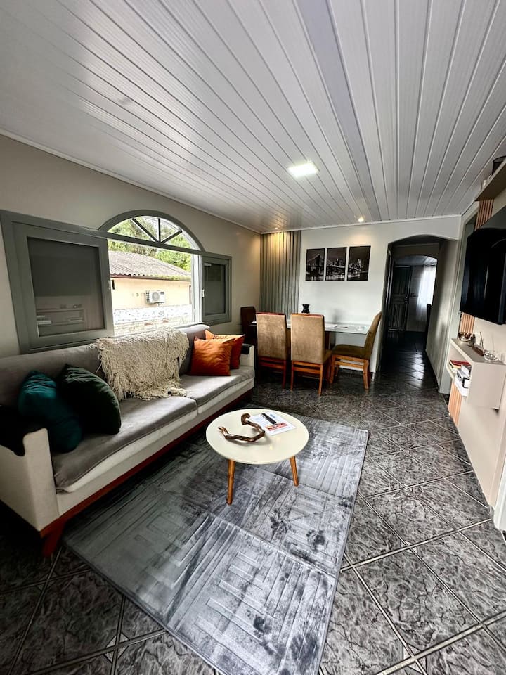Casa Toda Climatizada A 5min Do Centro C/ Garagem. - Criciúma