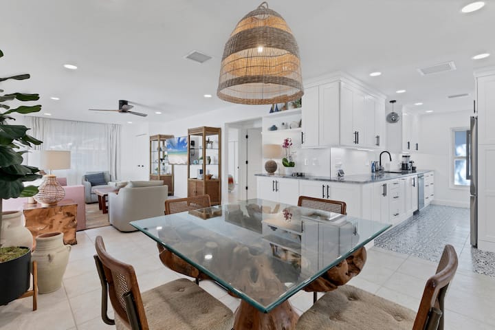 Private Standalone Home - Walk To Siesta Key Beach - Siesta Key, FL
