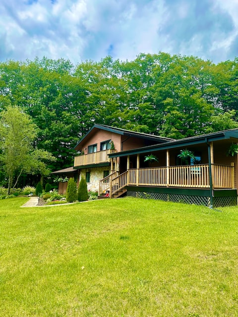 Berkshire Getaway Ranch 3 acres + saltwater pool