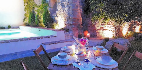House with private garden in the historic center