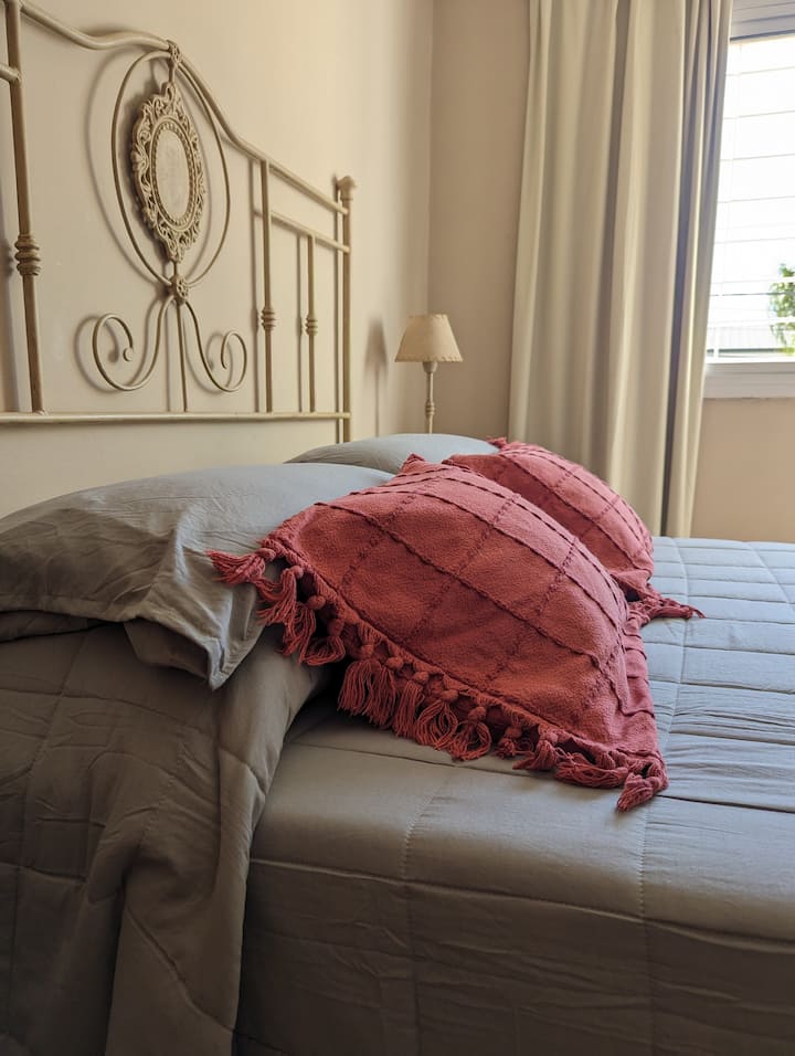 Casa Amplia Y Funcional Con Ubicación Estratégica - Córdoba