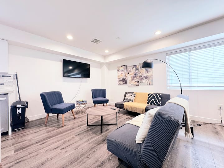 Wonderful 3 Bedroom Home Perfect For Getaway - Los Angeles, CA