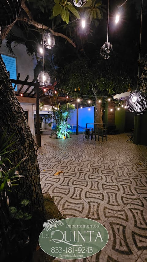 32 people, pool, terrace, 15 minutes from the beach