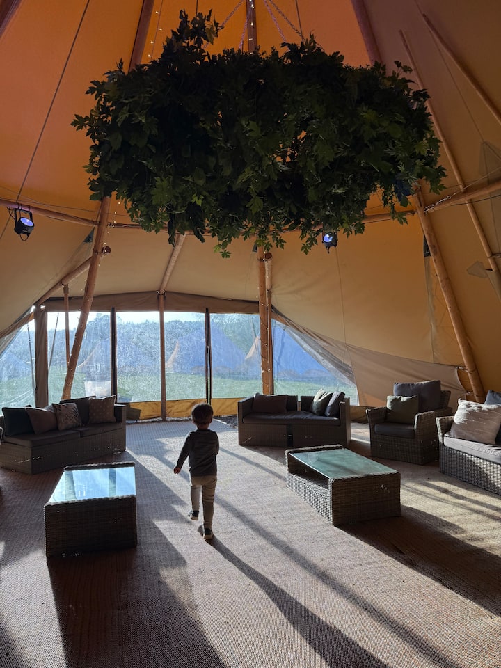 Exclusive Tipi And Bell Tent Cotswold Glamp Site - Upton upon Severn