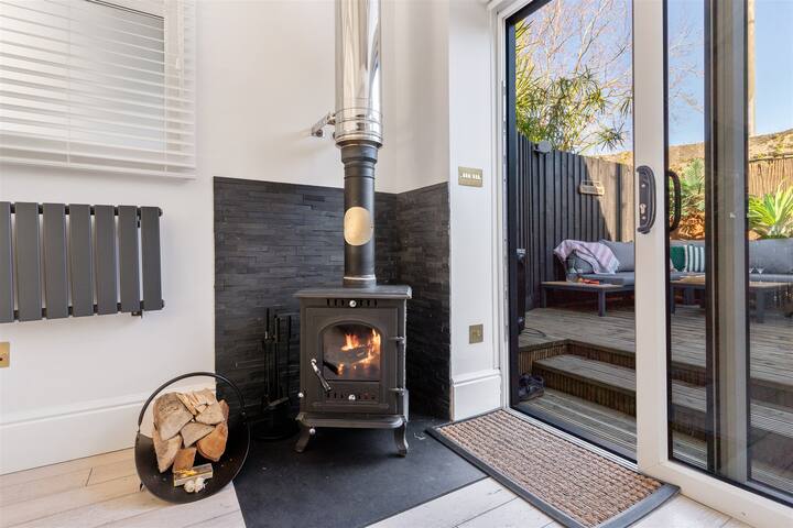 5 Min Walk To Beach And Sauna | The Little Pines - Falmouth