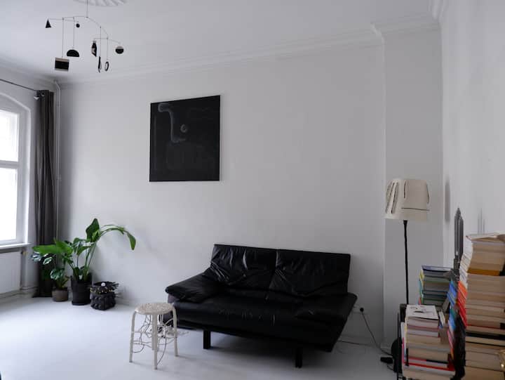 Unique, Bright And Cozy Berlin Apartment - Berlim