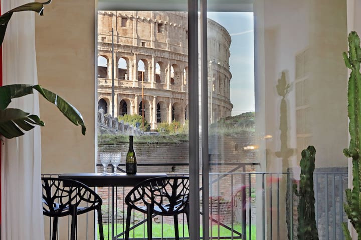 Luxury Domus Colosseum View Apartment 2