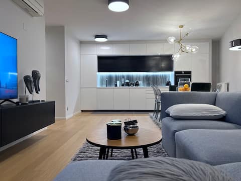 Top performing Airbnb: Urban Living 2-BDR Apartment w/Garage Parking in Ljubljana