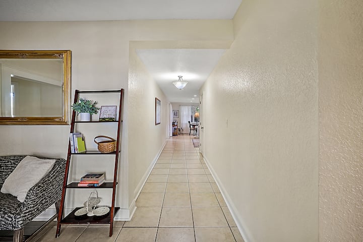 Light And Bright 3 Bedroom Home Walkable To Everything In The Historic District! - オカラ, FL