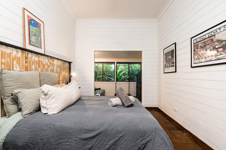 The Morley Room. Double bed with Hale Mercantile linen.