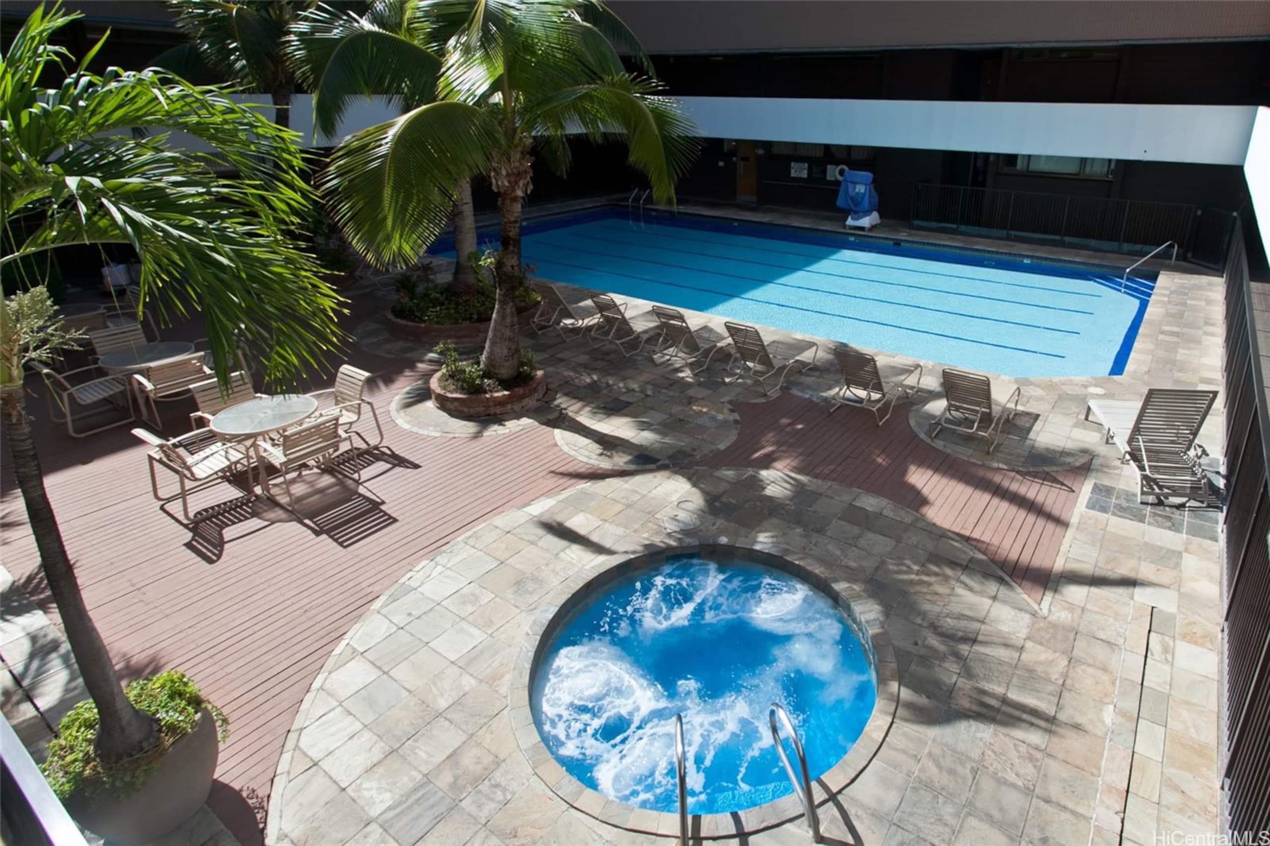 Condo in Honolulu · ★4.96 · 1 bedroom · 2 beds · 1 bath - Image 11