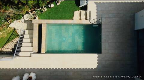 Villa by the Gardon in the South