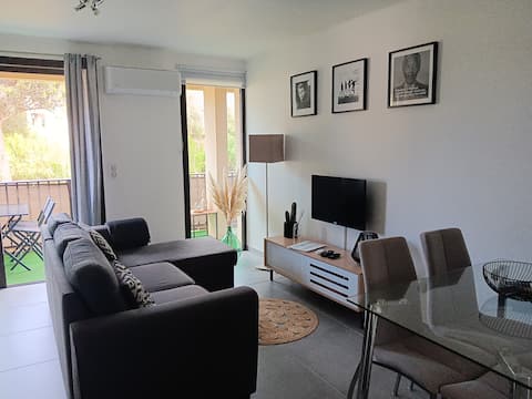 Annonce Airbnb populaire: Cozy apartment located 5 minutes from the beach à L'île Rousse