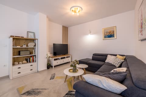 Top Airbnb: Beachfront Home near Split in Općina Podstrana
