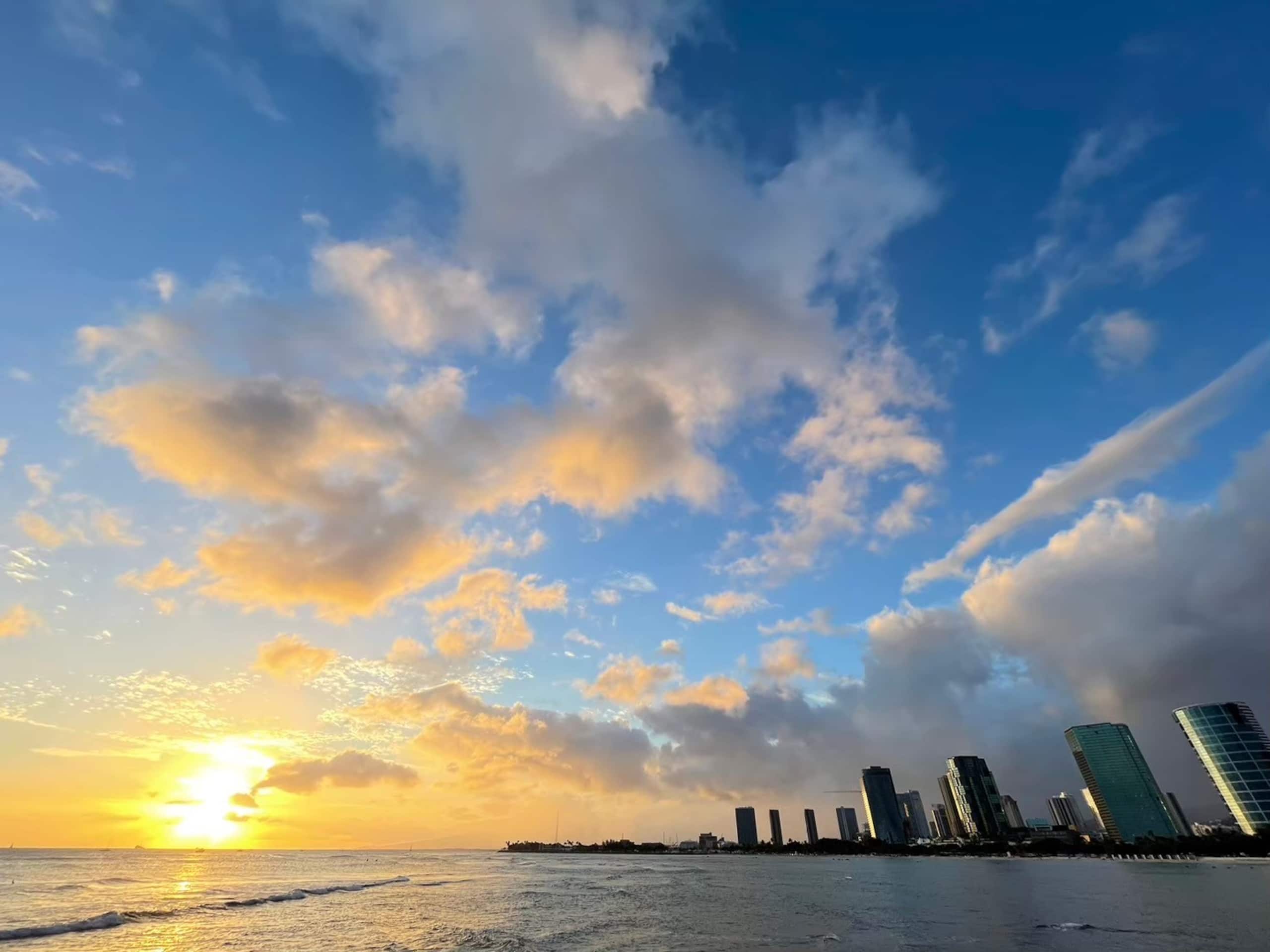 Condo in Honolulu · ★4.68 · Studio · 2 beds · 1 private bath - Image 26