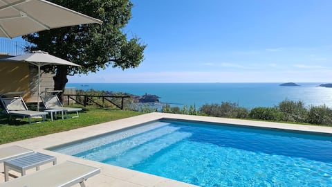 Quercia: Pool, Tennis, parking at home and in Lerici!