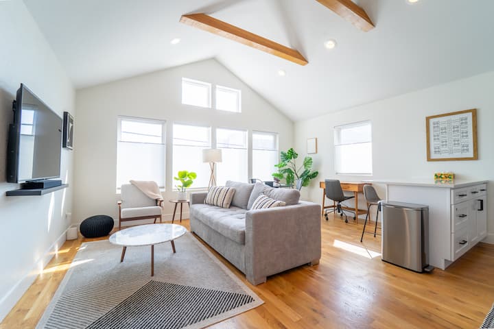 Vaulted Guesthouse - No Shared Spaces - 2021 Build