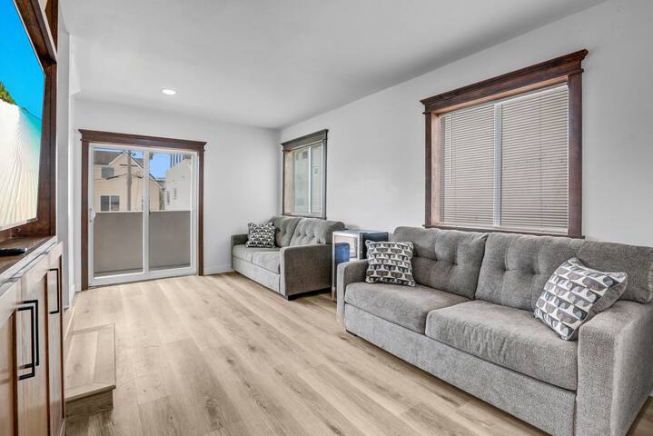 Oceanview Mission Beach Home 2025 Remodel 4Bedroom gallery image 4