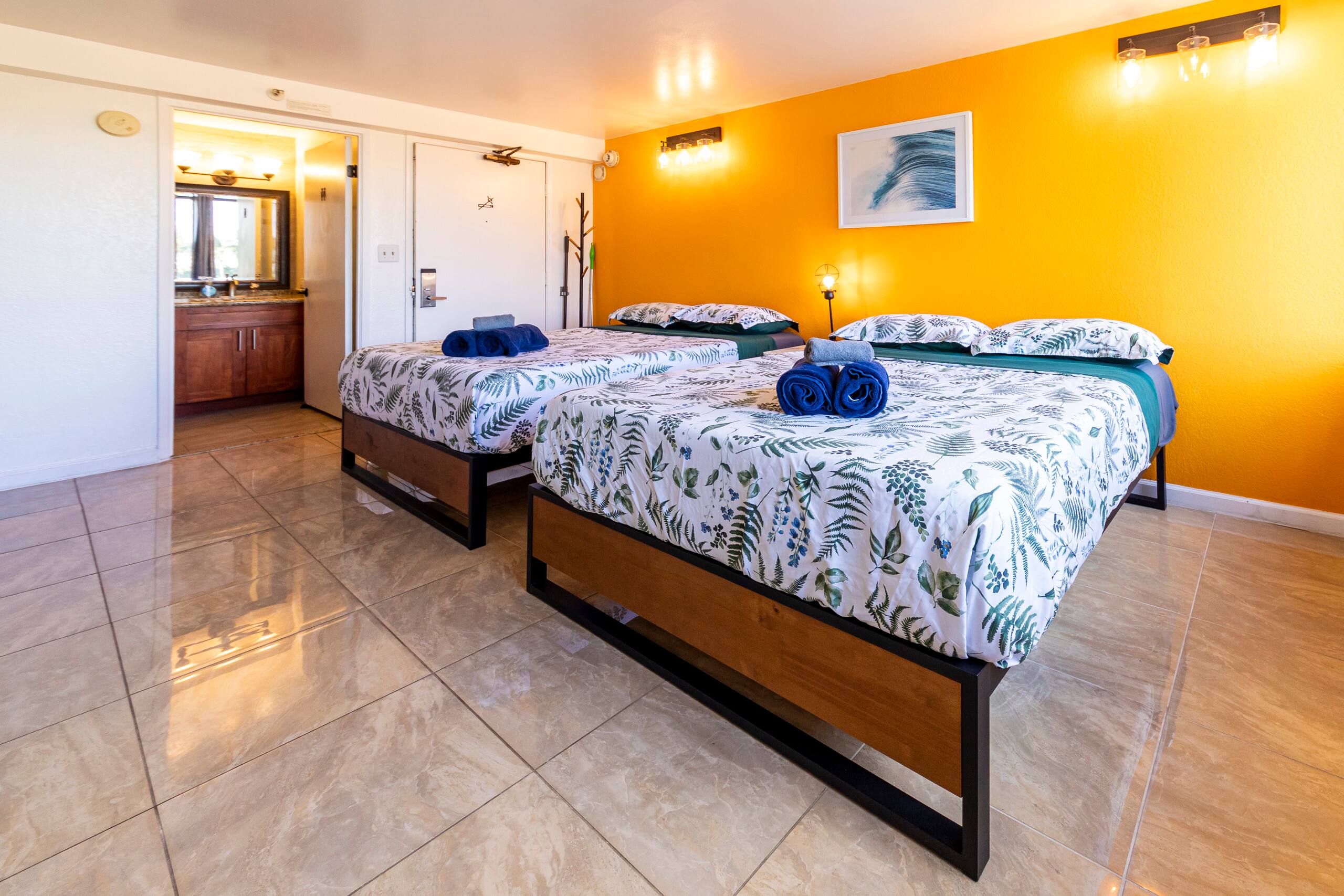 Condo in Honolulu · ★4.79 · Studio · 2 beds · 1 private bath - Image 6