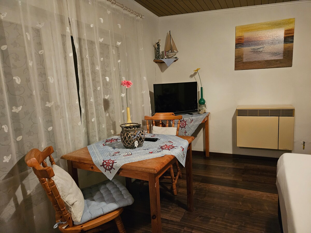 Top Airbnb: Vacation home in Glowe on Rügen, top water location in Glowe