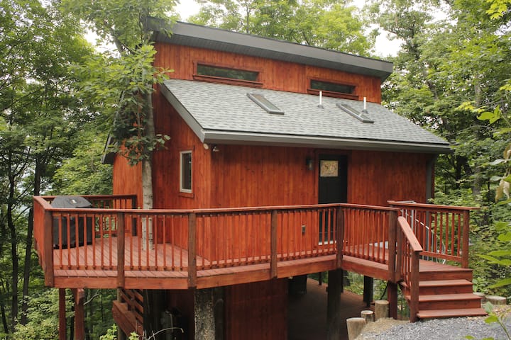 "Lost Eden" Raystown Lake, Mountain Views, Hot Tub - Pennsylvania
